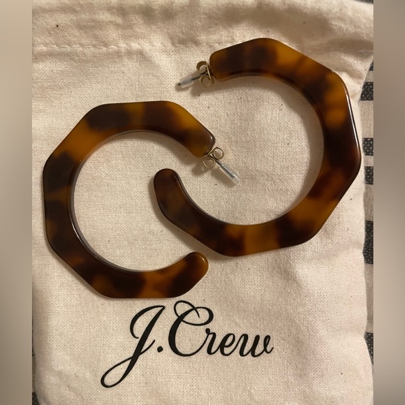 NEW J.Crew Deep Tortoise Resin Angled Hoop Earrings - Picture 3 of 5